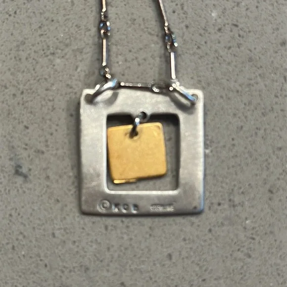 Kathy Bransfield THINK OUTSIDE THE BOX 2 tone necklace NWT 925 22kt gold plated - Picture 2 of 4